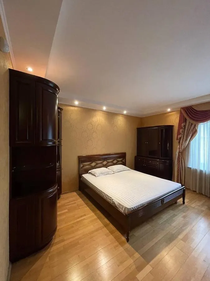 아파트 One Bedroom Kreschatik Str 4 키예프 우크라이나