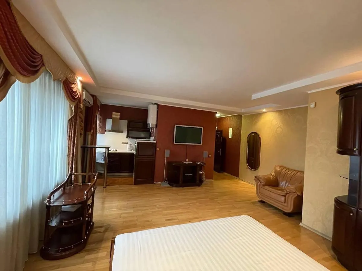 아파트 One Bedroom Kreschatik Str 4 키예프